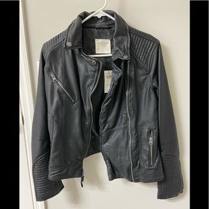 Abercrombie & Fitch motorcycle jacket ⭐️